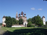 Церковь Троицы Живоначальной в Ёмсне
